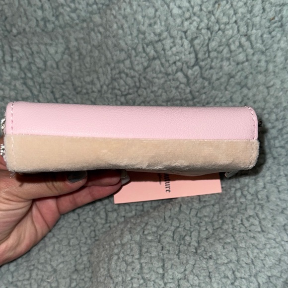 Juicy Couture -NWT Cream &Pink  Velvet Wallet - Picture 9 of 12